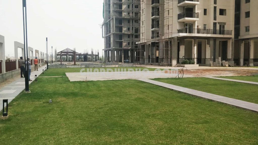 Ratan Pearls : 2/3 BHK Luxury Apartment In Noida Extention