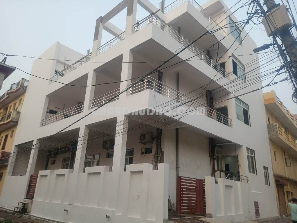 Deluxe Hotel For Sale In Lucknow