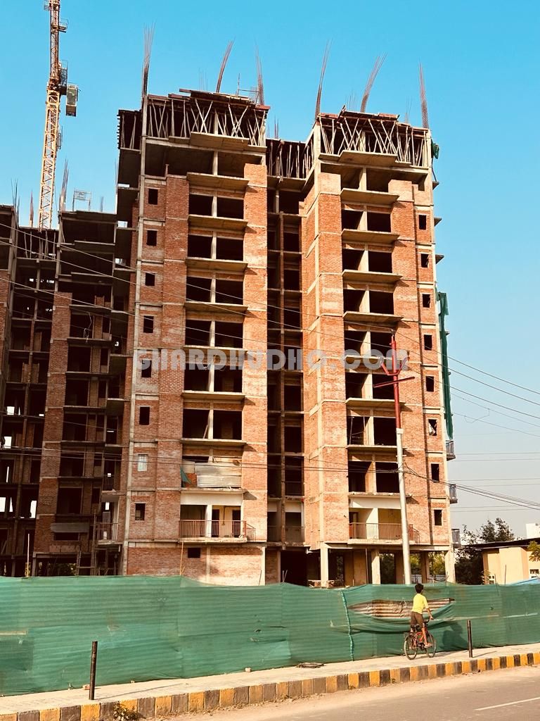 Antriksh Abril Green : 2 & 3 BHK Apartment For Sale In Vrindavan Colony Lucknow