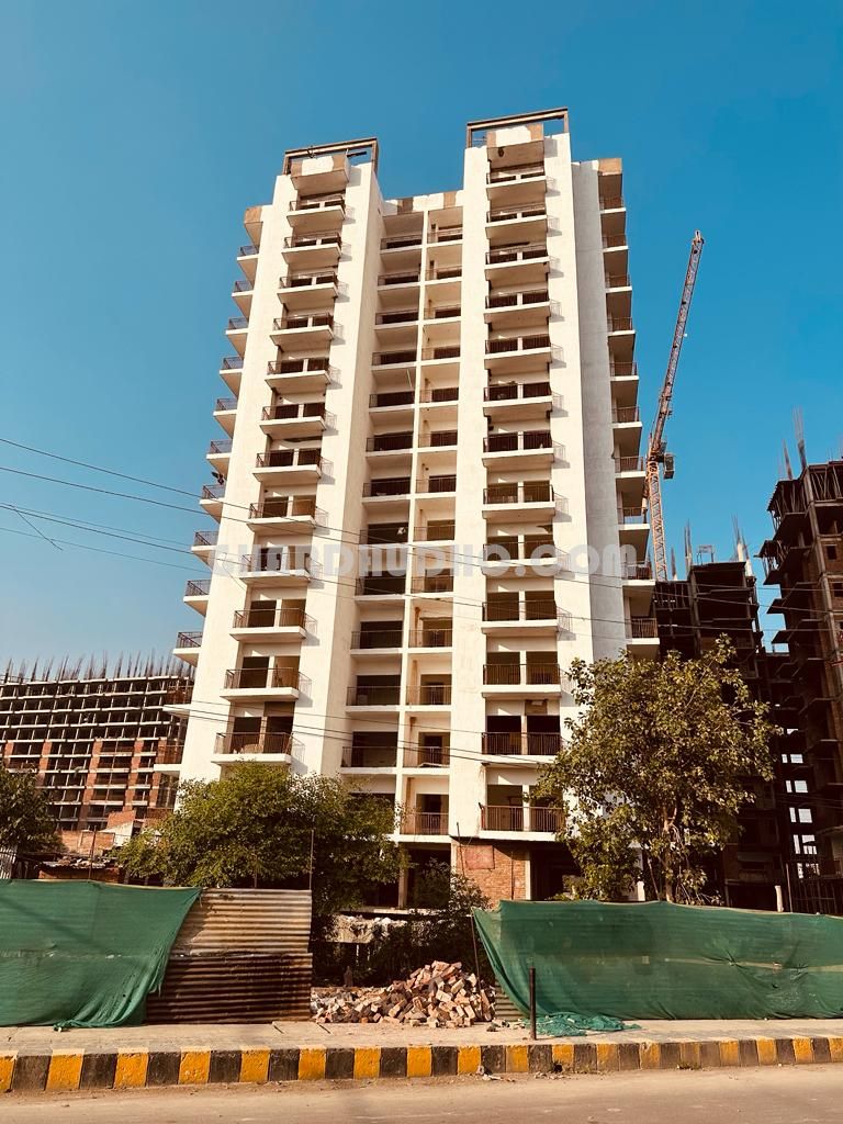 Antriksh Abril Green : 2 & 3 BHK Apartment For Sale In Vrindavan Colony Lucknow