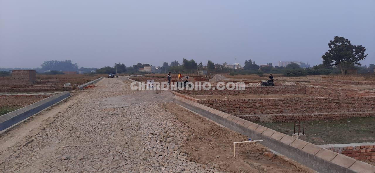 Plot in New Sainik Nagar